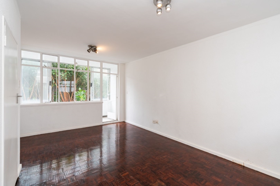 To Let 1 Bedroom Property for Rent in Green Point Western Cape